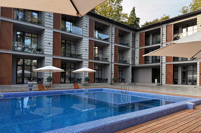  Бассейн отеля и корпус 