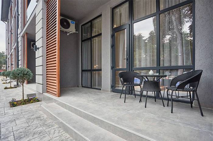  Место отдыха на балконе 